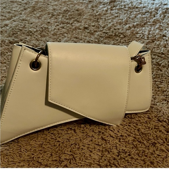 Elegant Cream Women's Bag - Picture 4 of 4